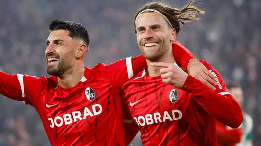 德媒：由于球迷多次燃放烟火，弗赖堡不得不支付巨额罚款